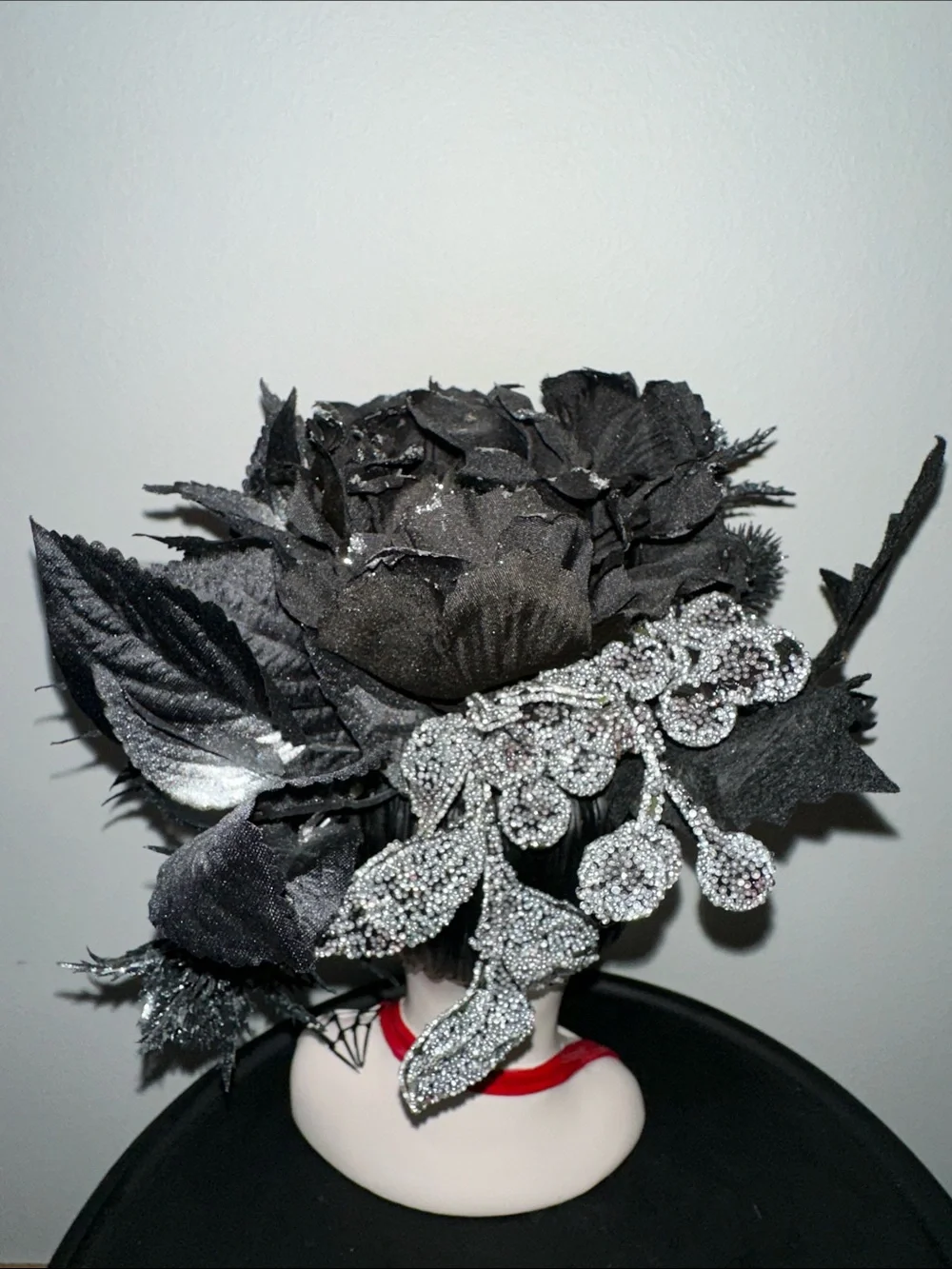 Halloween lady flower bust-Red & Black Fashion Head Vase with Sunglasses